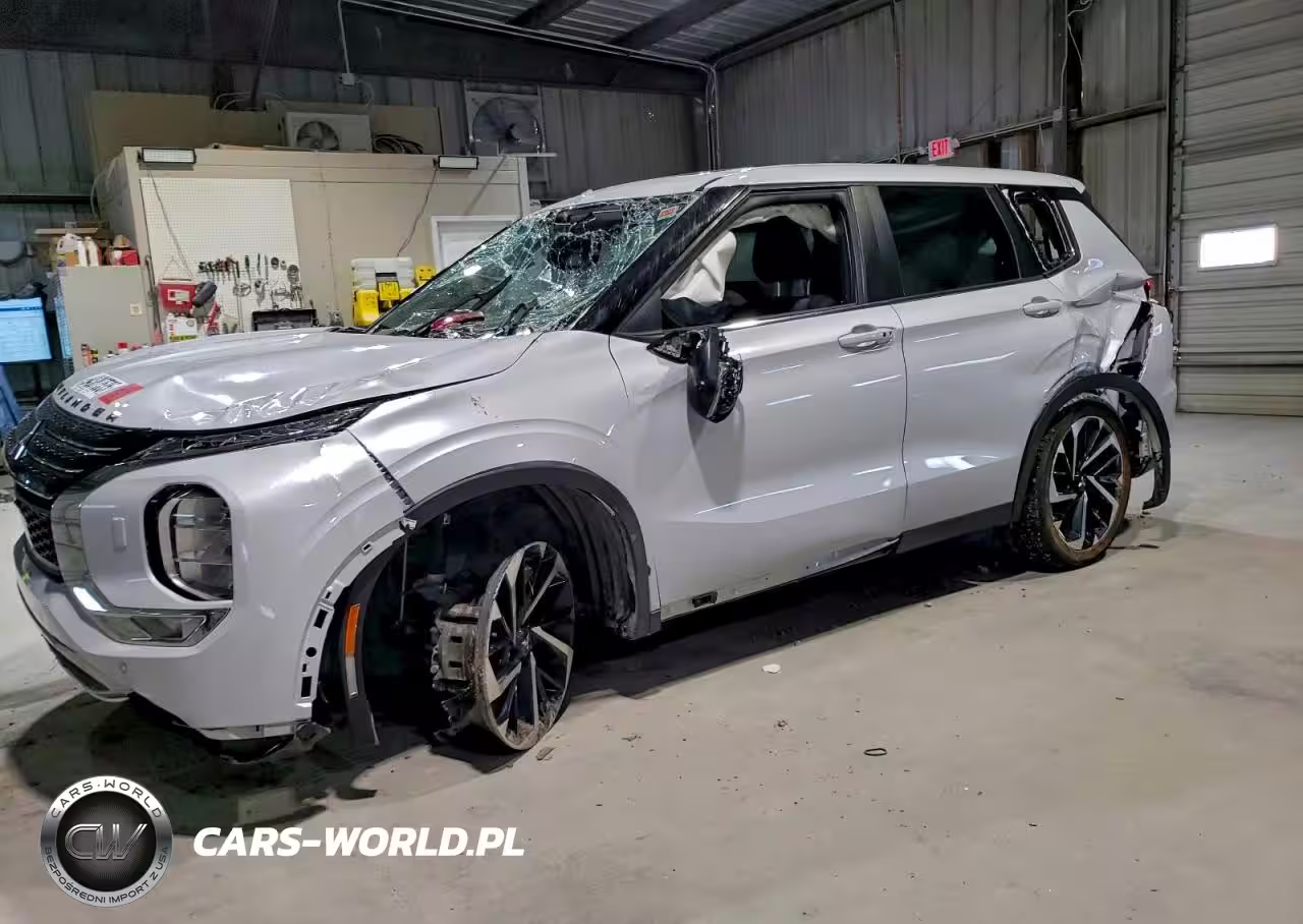 2022 Mitsubishi Outlander Se