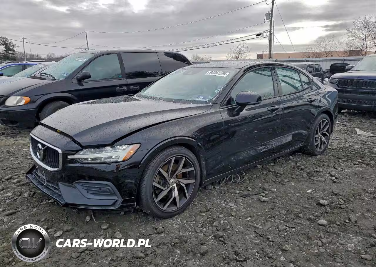 2020 Volvo S60 T5 Momentum