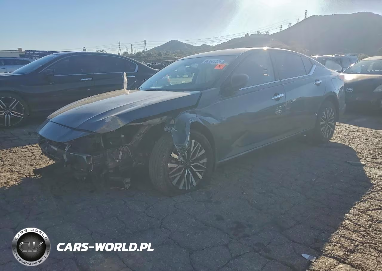 2024 Nissan Altima Sv