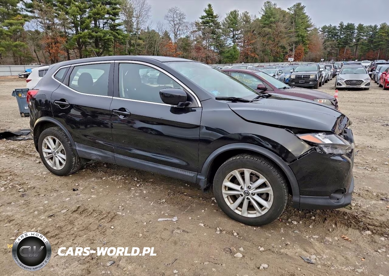 2019 Nissan Rogue Sport S VIN:JN1BJ1CRXKW631458 - 4