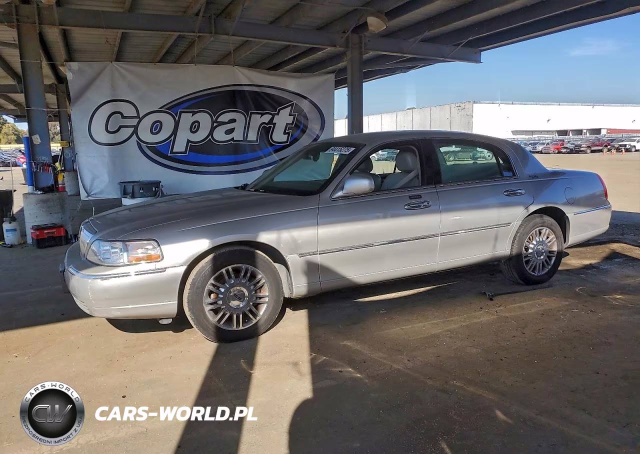 2007 Lincoln Town Car Signature Limited