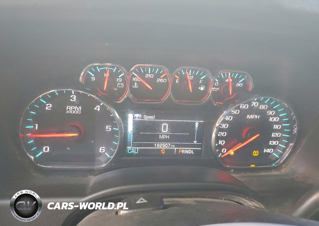 2017 Chevrolet Suburban C1500 Ls VIN:1GNSCGKCXHR382438 - 9