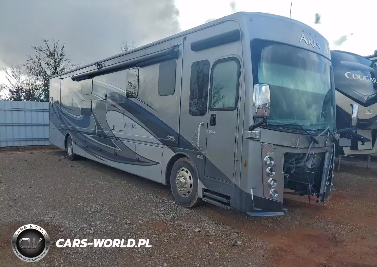 2020 Freightliner Chassis Xc