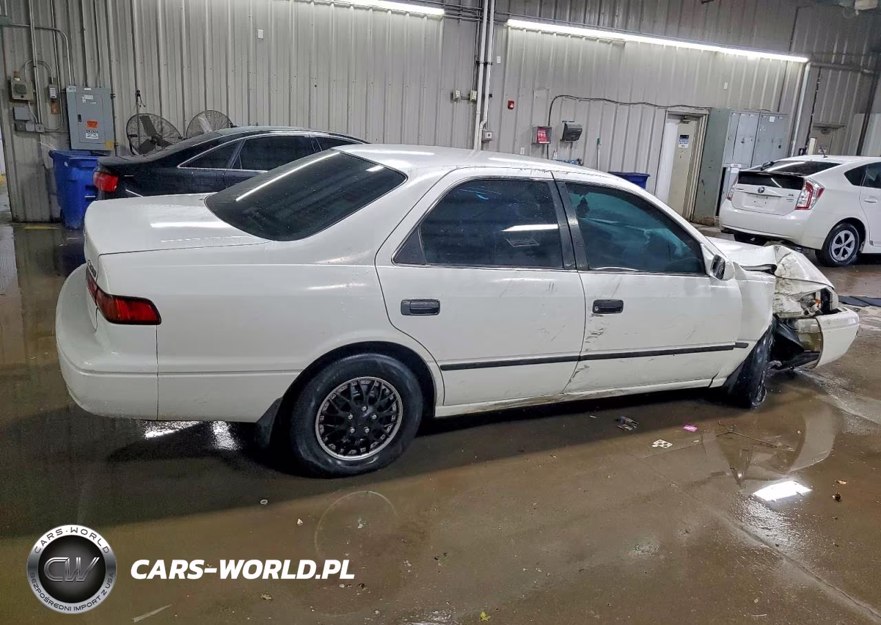 1999 Toyota Camry Le VIN:JT2BG22K5X0374668 - 3