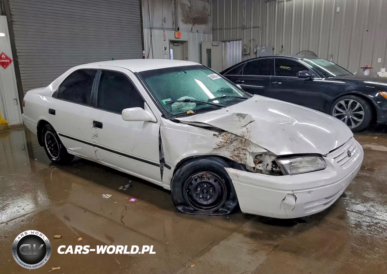 1999 Toyota Camry Le VIN:JT2BG22K5X0374668 - 4