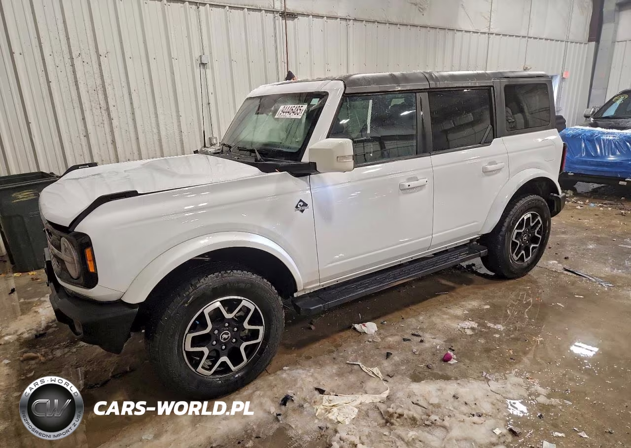 2024 Ford Bronco Outer Banks – zdjęcie 1 z 13