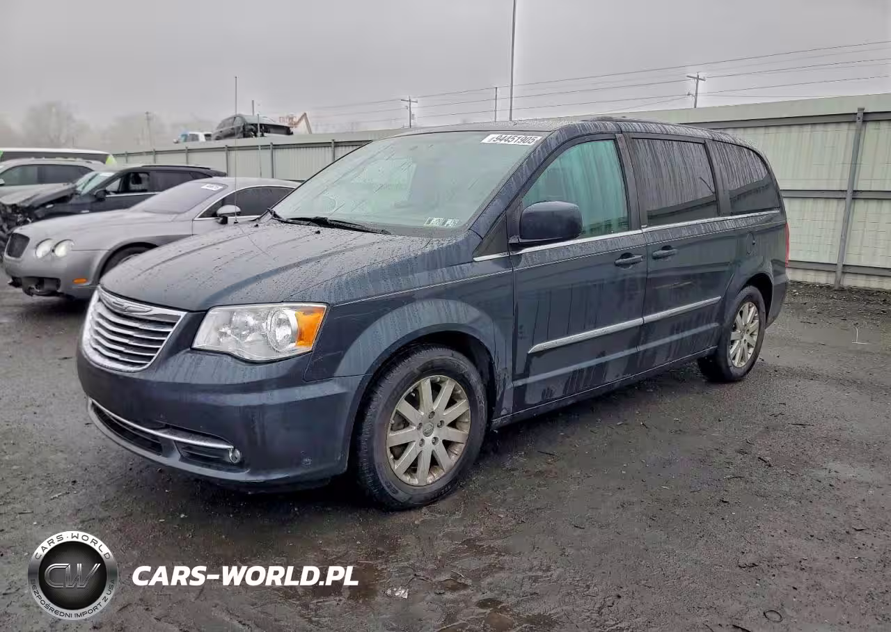 2013 Chrysler Town & Country Touring