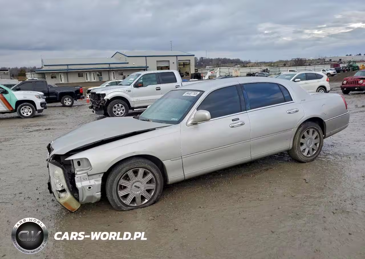 2004 Lincoln Town Car Ultimate