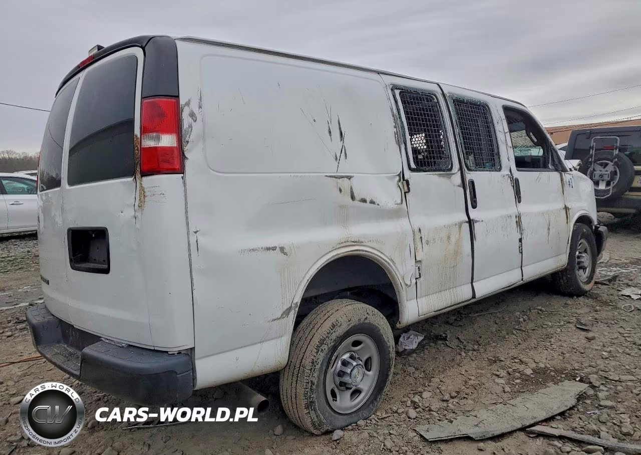 2017 Chevrolet Express G2500 VIN:1GCWGAFF7H1302656 - 3