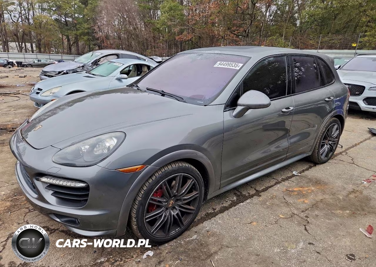 2014 Porsche Cayenne Gts