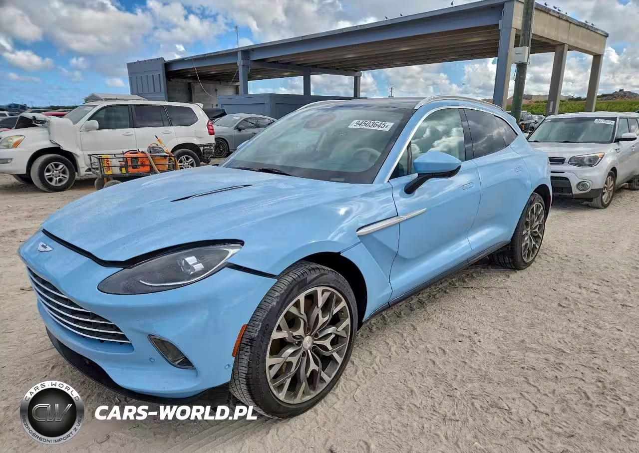 2021 Aston Martin Dbx