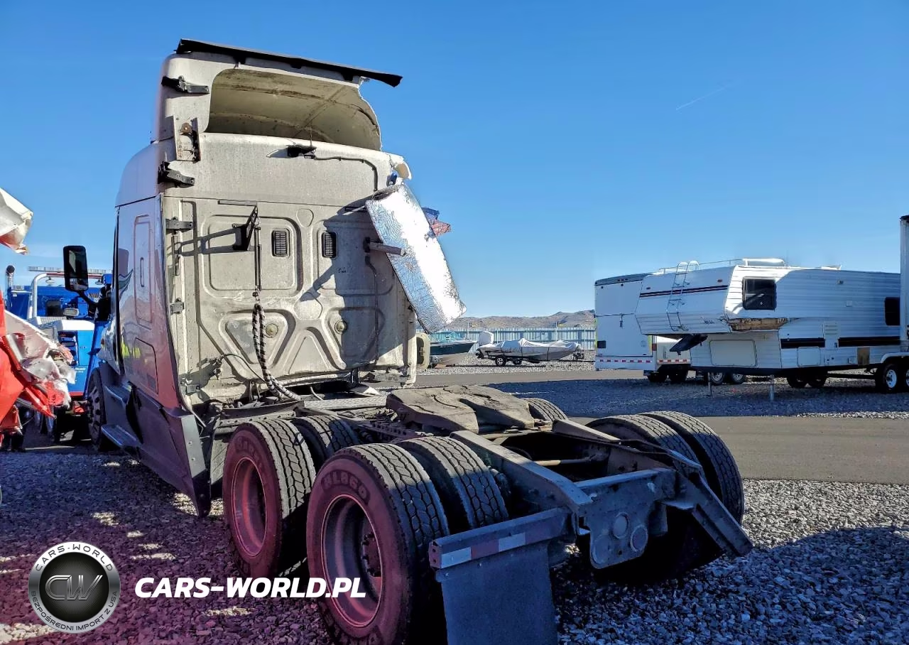 2015 Freightliner Cascadia Semi Truck VIN:3AKJGLD55FSGM7380 - 3