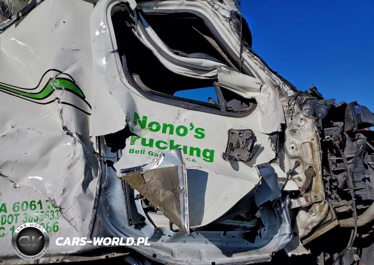 2015 Freightliner Cascadia Semi Truck VIN:3AKJGLD55FSGM7380 - 6