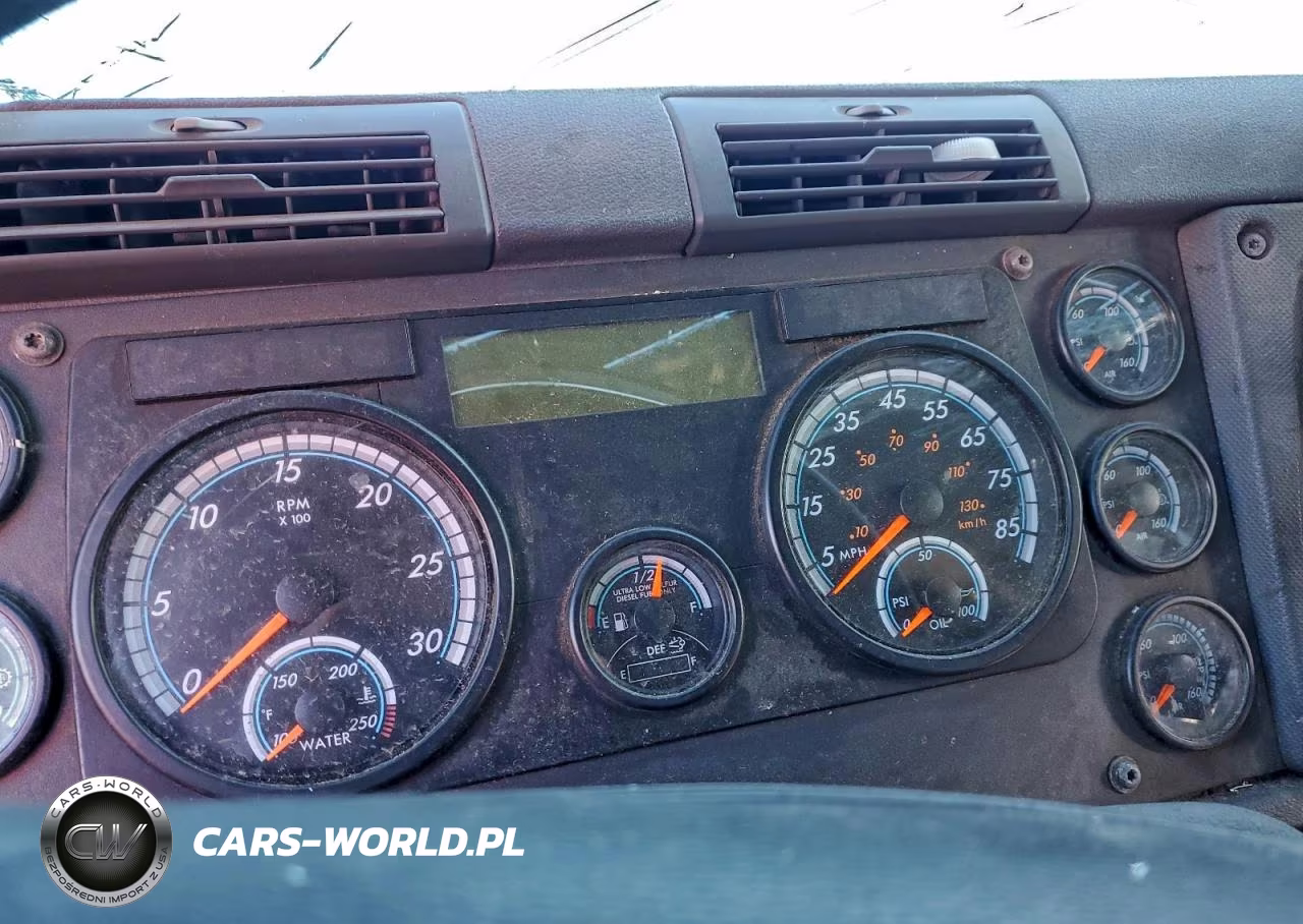 2015 Freightliner Cascadia Semi Truck VIN:3AKJGLD55FSGM7380 - 8