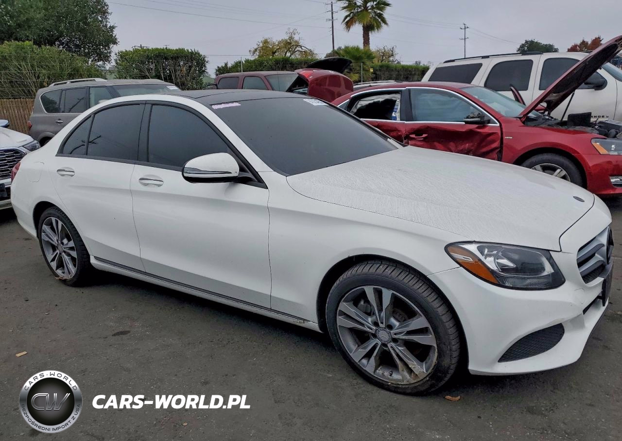 2016 Mercedes-Benz C 300 VIN:55SWF4JB5GU097318 - 4