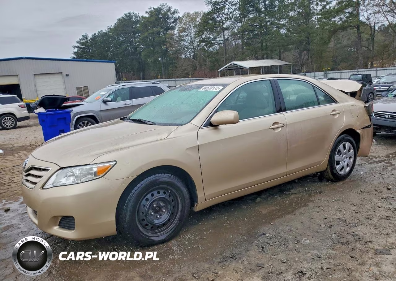 2010 Toyota Camry Le – zdjęcie 1 z 12