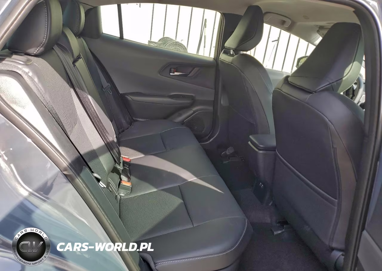 2026 Toyota Prius Le VIN:JTDACAAU5T3067778 - 10