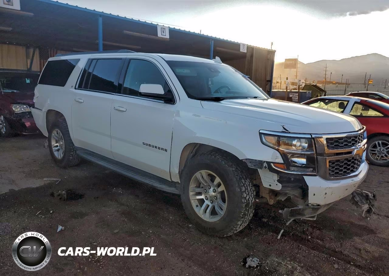 2018 Chevrolet Suburban K1500 Lt VIN:1GNSKHKC9JR240855 - 4