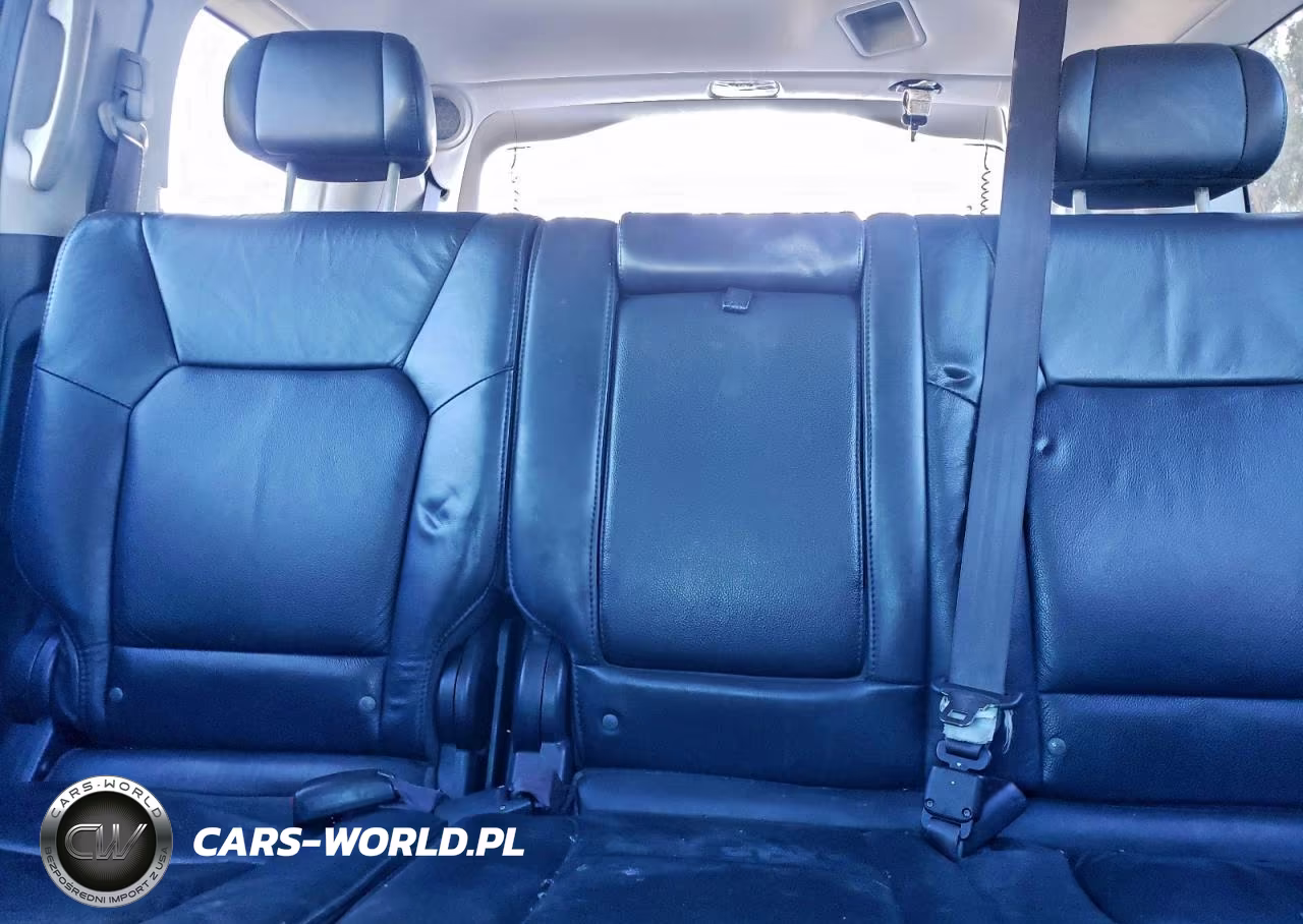 2010 Honda Pilot Touring VIN:5FNYF4H90AB024796 - 10