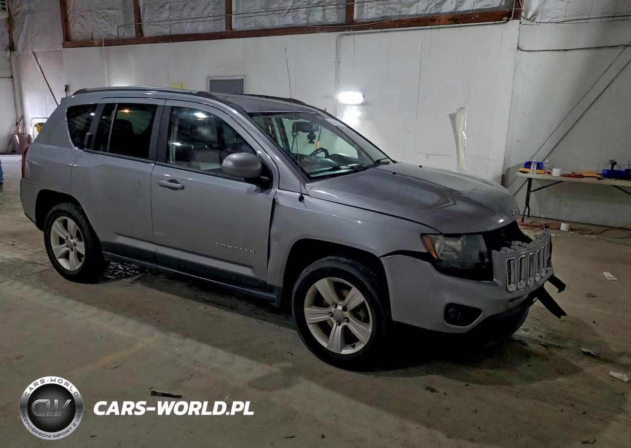 2015 Jeep Compass Latitude VIN:1C4NJDEB5FD291228 - 4