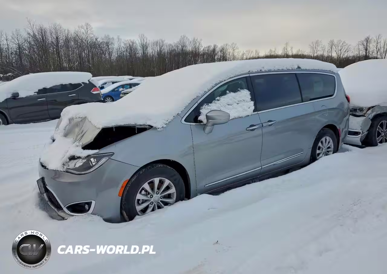 2018 Chrysler Pacifica Touring L Plus