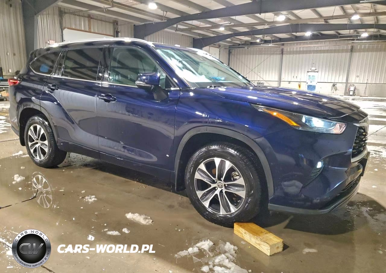 2022 Toyota Highlander Xle VIN:5TDHZRBH6NS566605 - 4