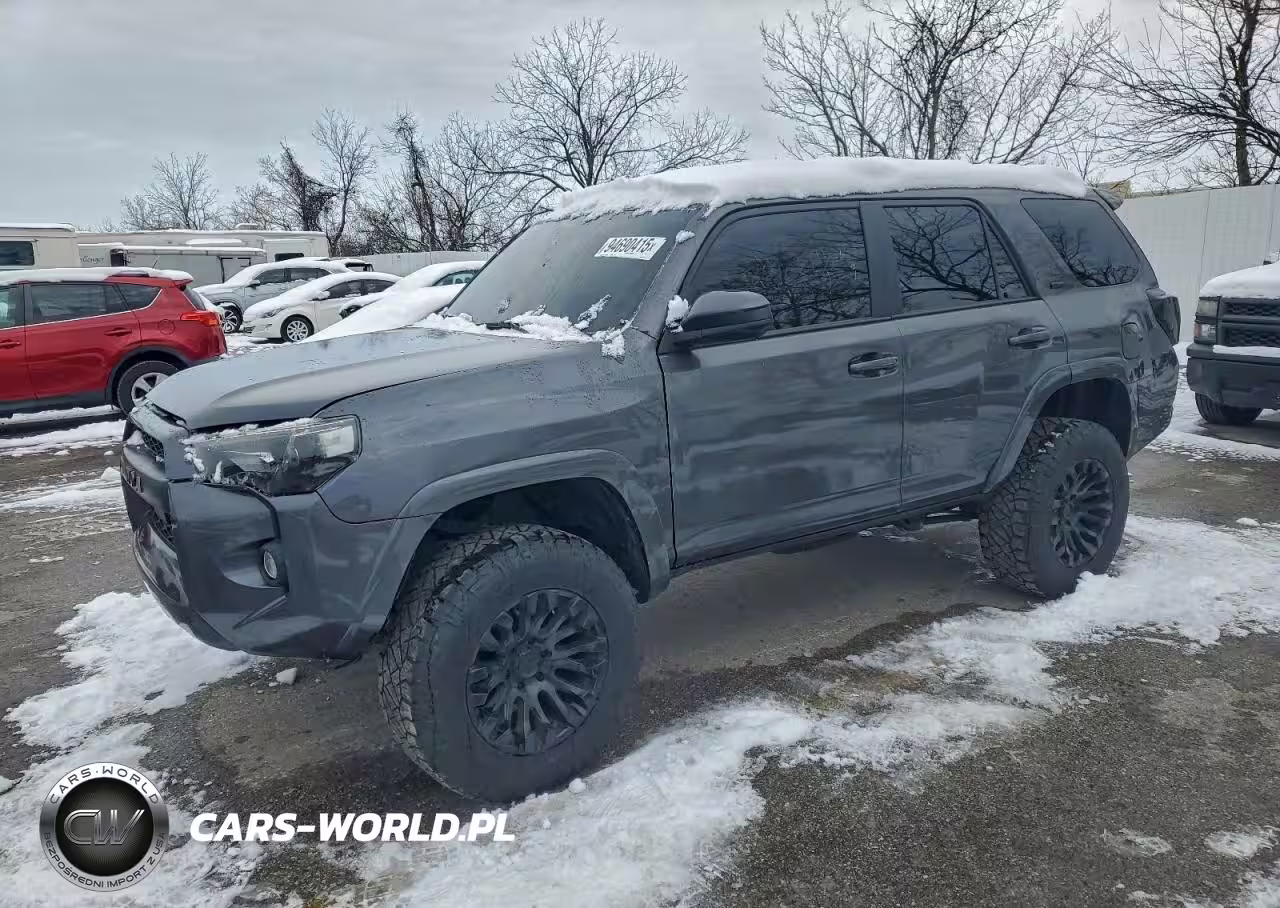 2023 Toyota 4Runner Se