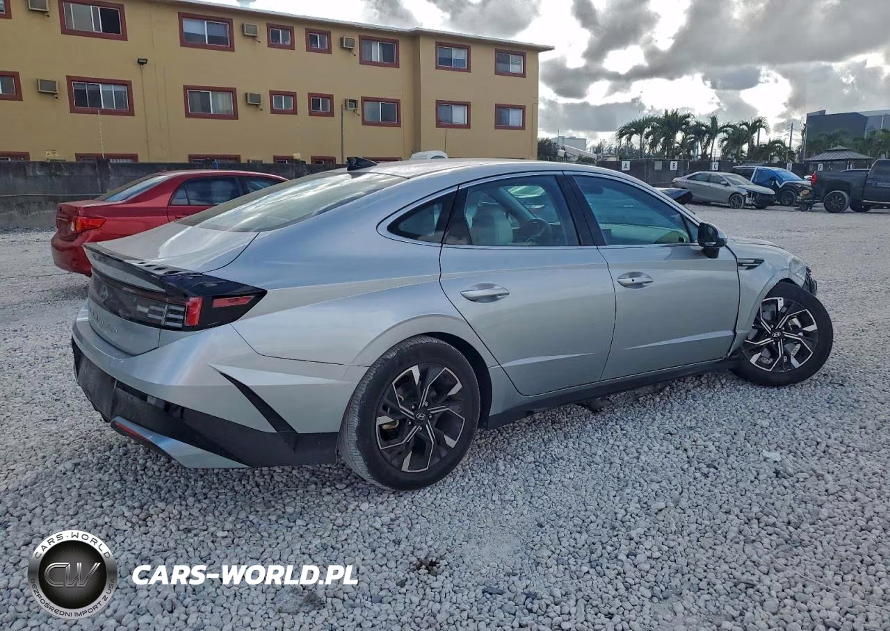 2025 Hyundai Sonata Sel VIN:KMHL64JA3SA464712 - 3