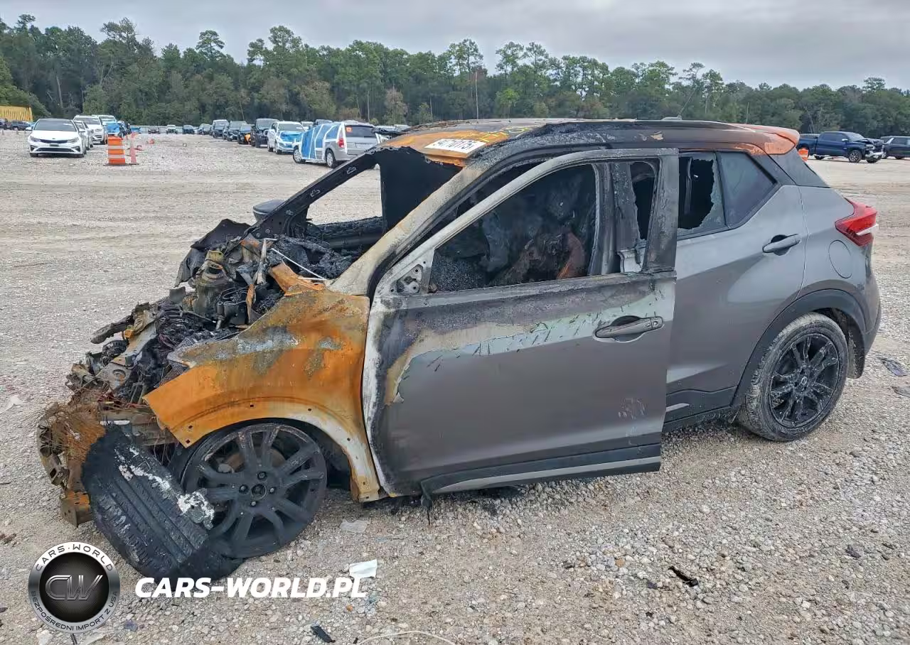 2020 Nissan Kicks Sr