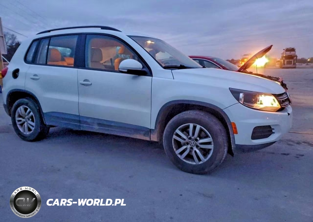 2017 Volkswagen Tiguan S VIN:WVGAV7AX9HK022794 - 4