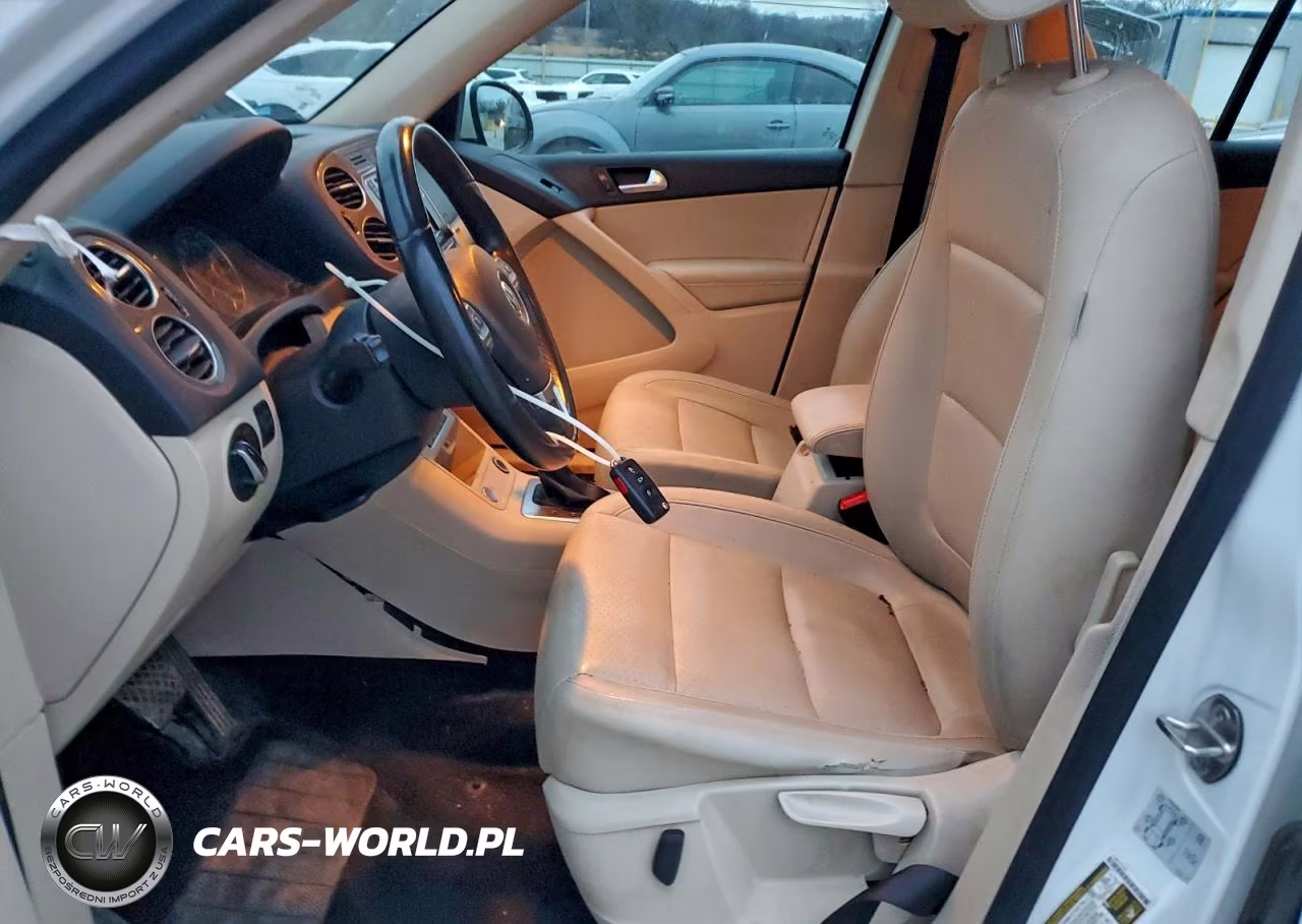 2017 Volkswagen Tiguan S VIN:WVGAV7AX9HK022794 - 7