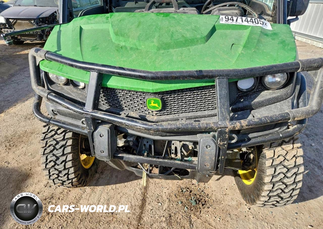 2024 John Deere Xuv835R Utility Vehicle VIN:1M0835MDHRM070280 - 9
