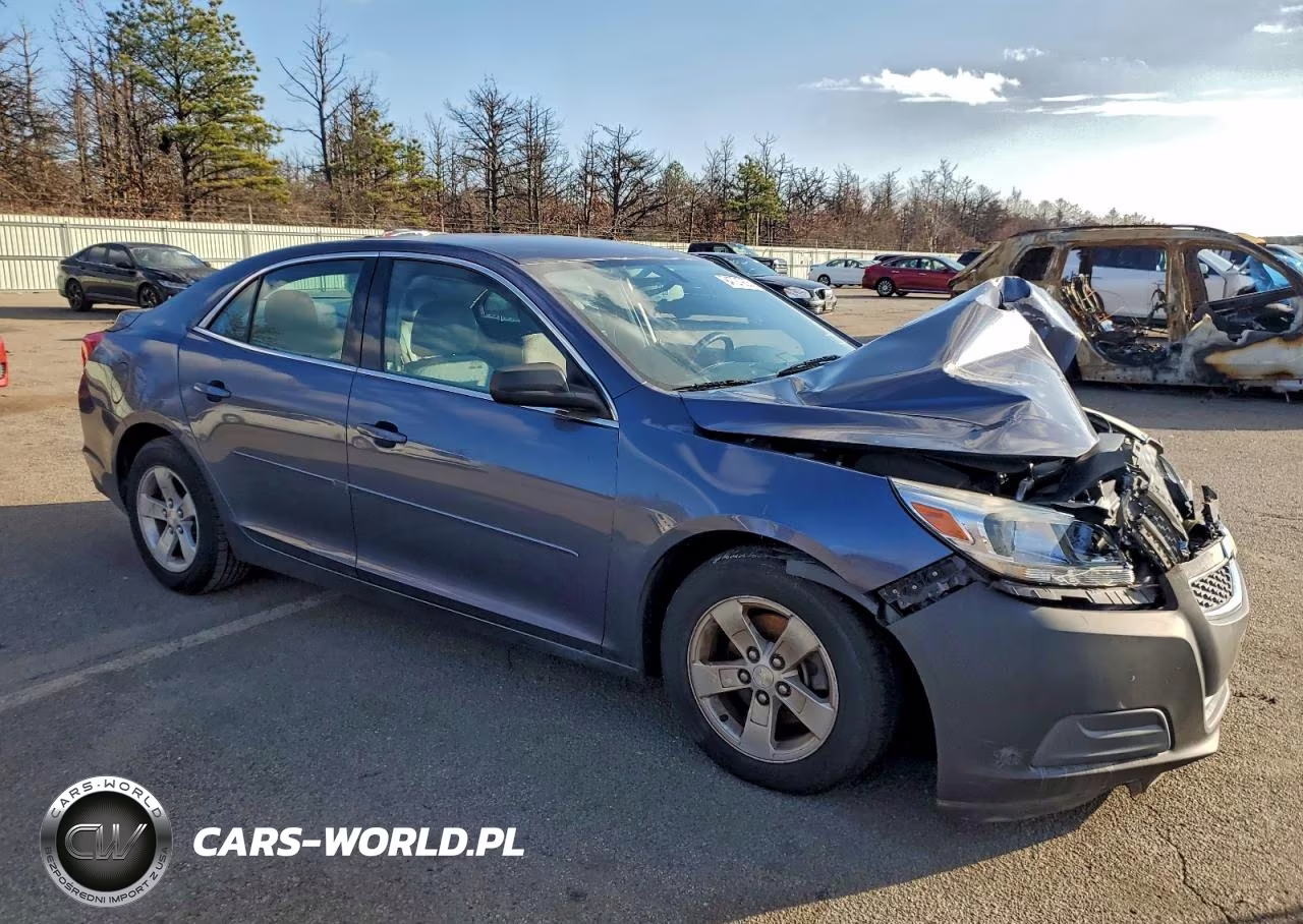 2013 Chevrolet Malibu Ls VIN:1G11B5SA2DF321390 - 4