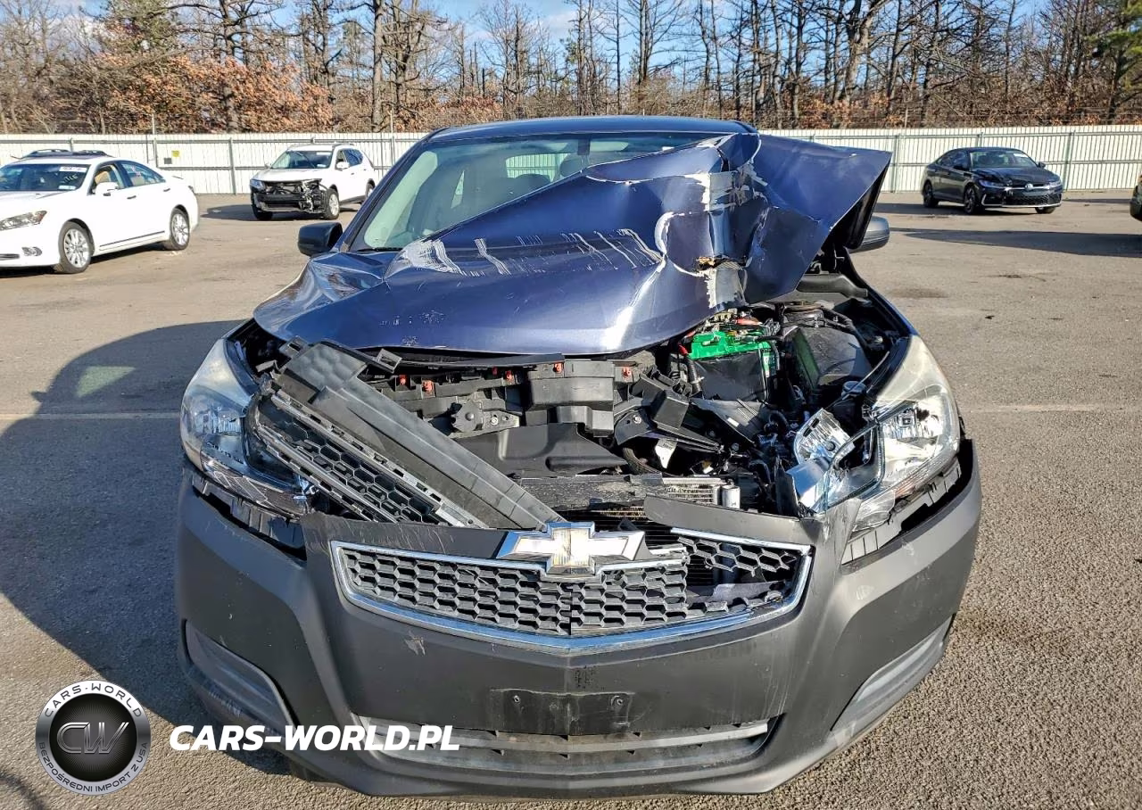 2013 Chevrolet Malibu Ls VIN:1G11B5SA2DF321390 - 5