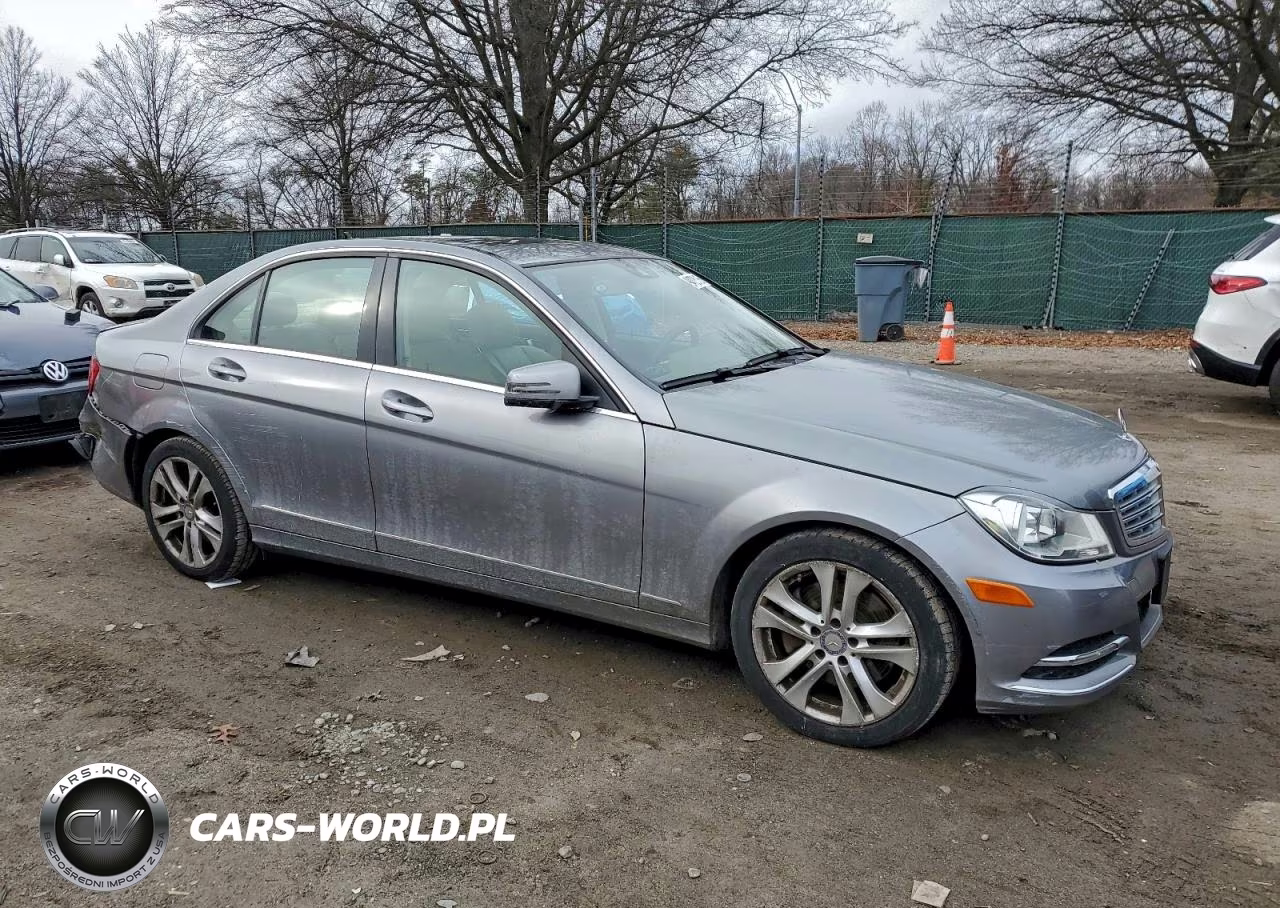 2013 Mercedes-Benz C 300 4Matic VIN:WDDGF8AB6DR288061 - 4