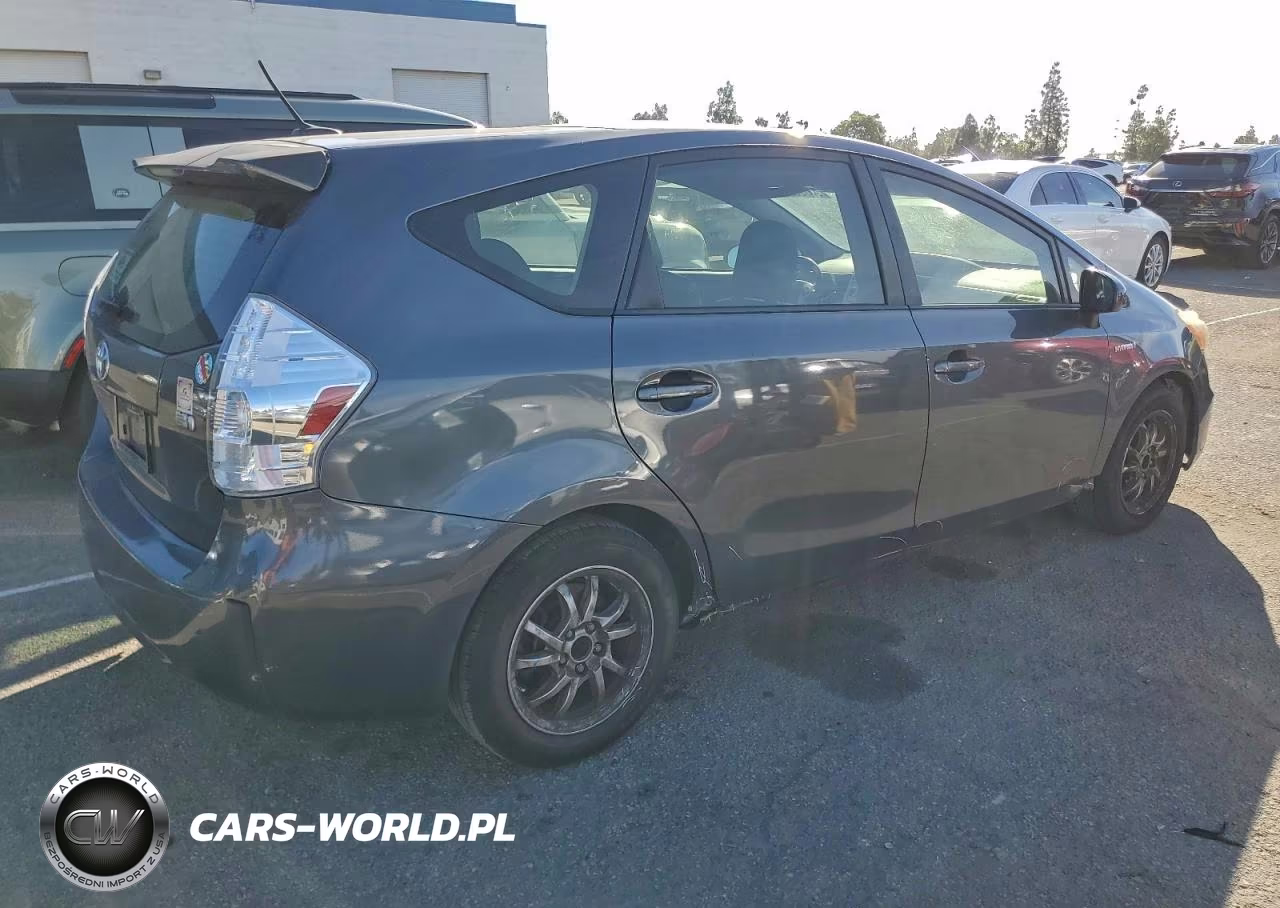 2014 Toyota Prius V Three VIN:JTDZN3EU5E3327067 - 3