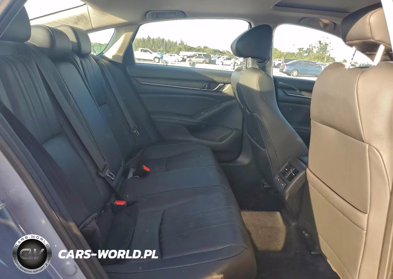 2022 Honda Accord Touring VIN:1HGCV2F99NA018015 - 10