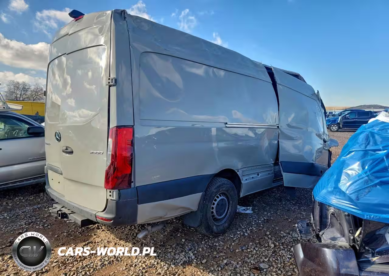 2024 Mercedes-Benz Sprinter 2500 VIN:W1Y4NCHYXRT165740 - 3