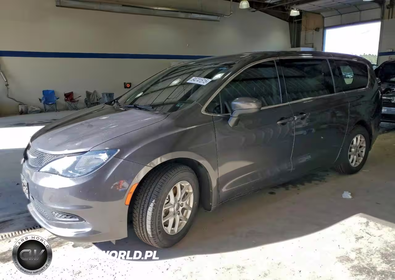 2021 Chrysler Voyager Lx
