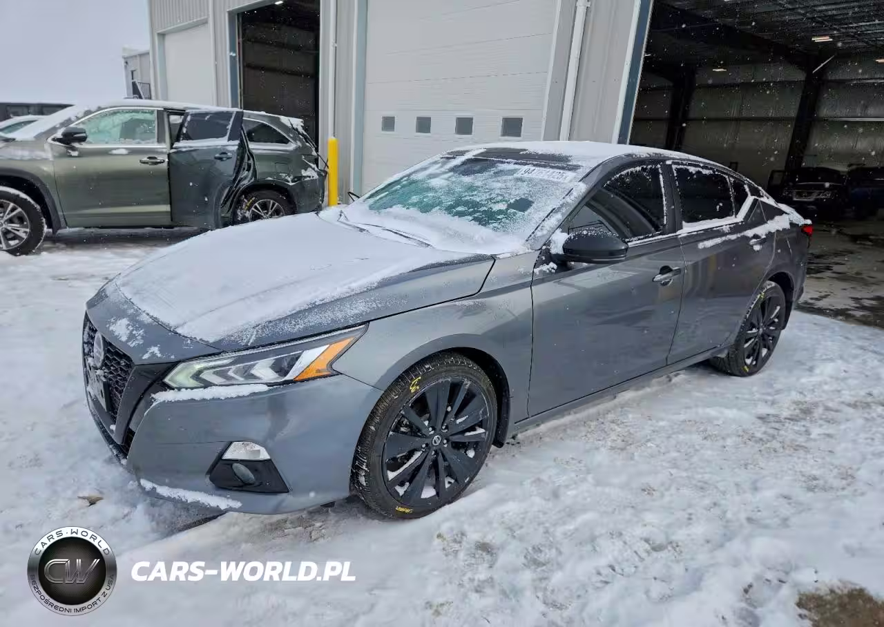 2022 Nissan Altima Sr