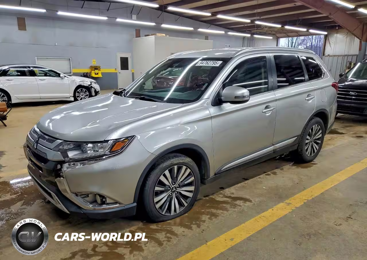 2020 Mitsubishi Outlander Se