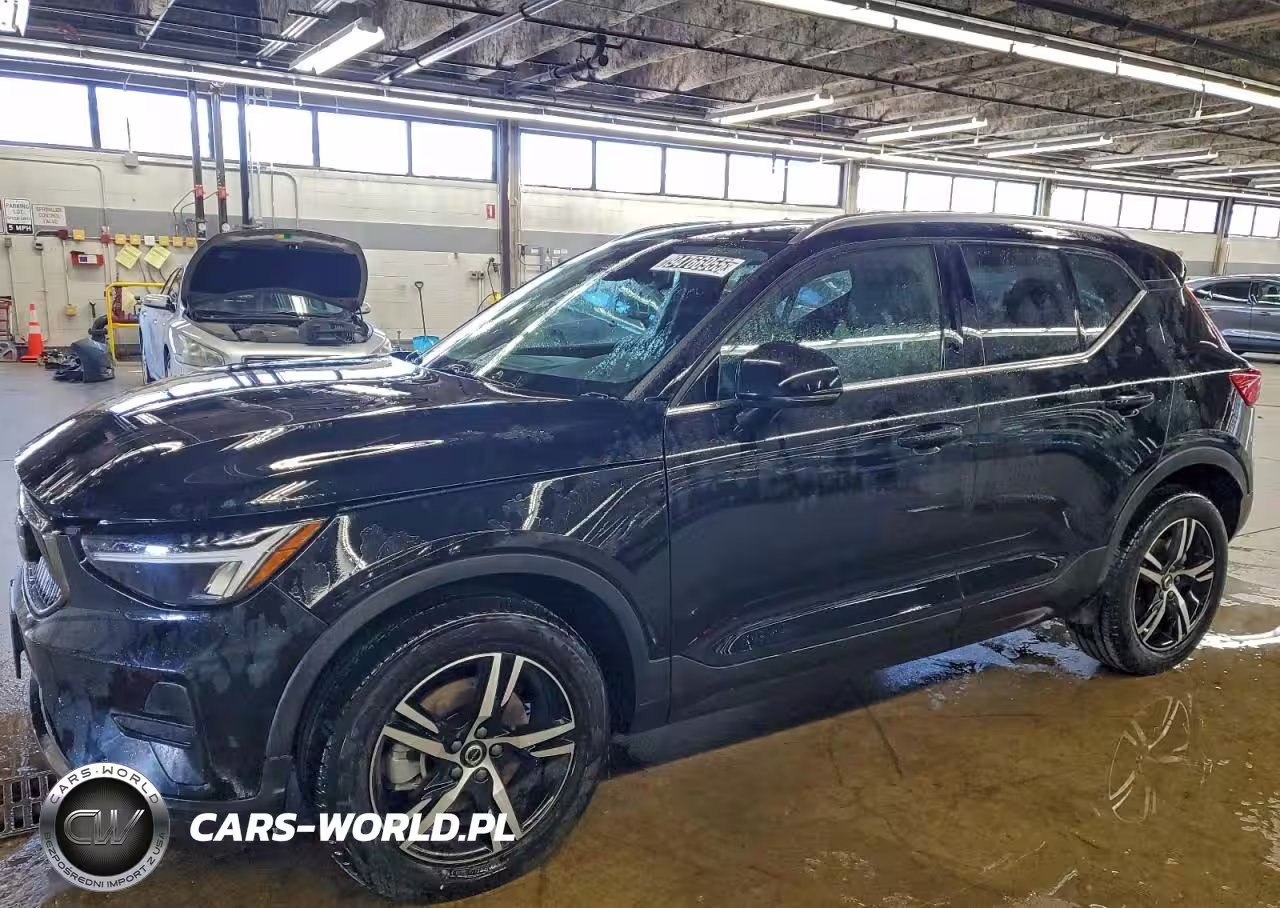 2025 Volvo Xc40 Core