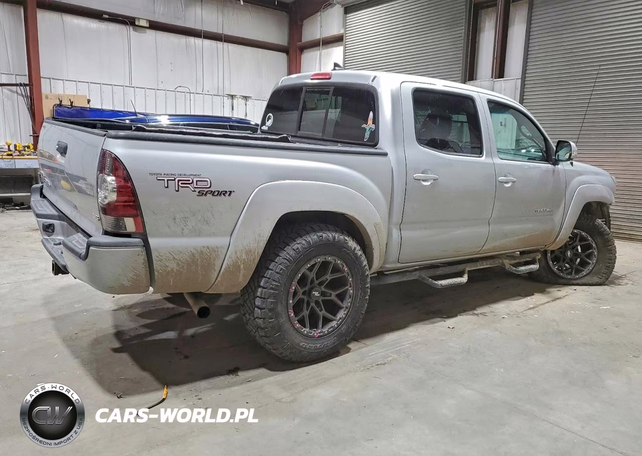 2012 Toyota Tacoma Double Cab VIN:3TMLU4EN3CM097984 - 3