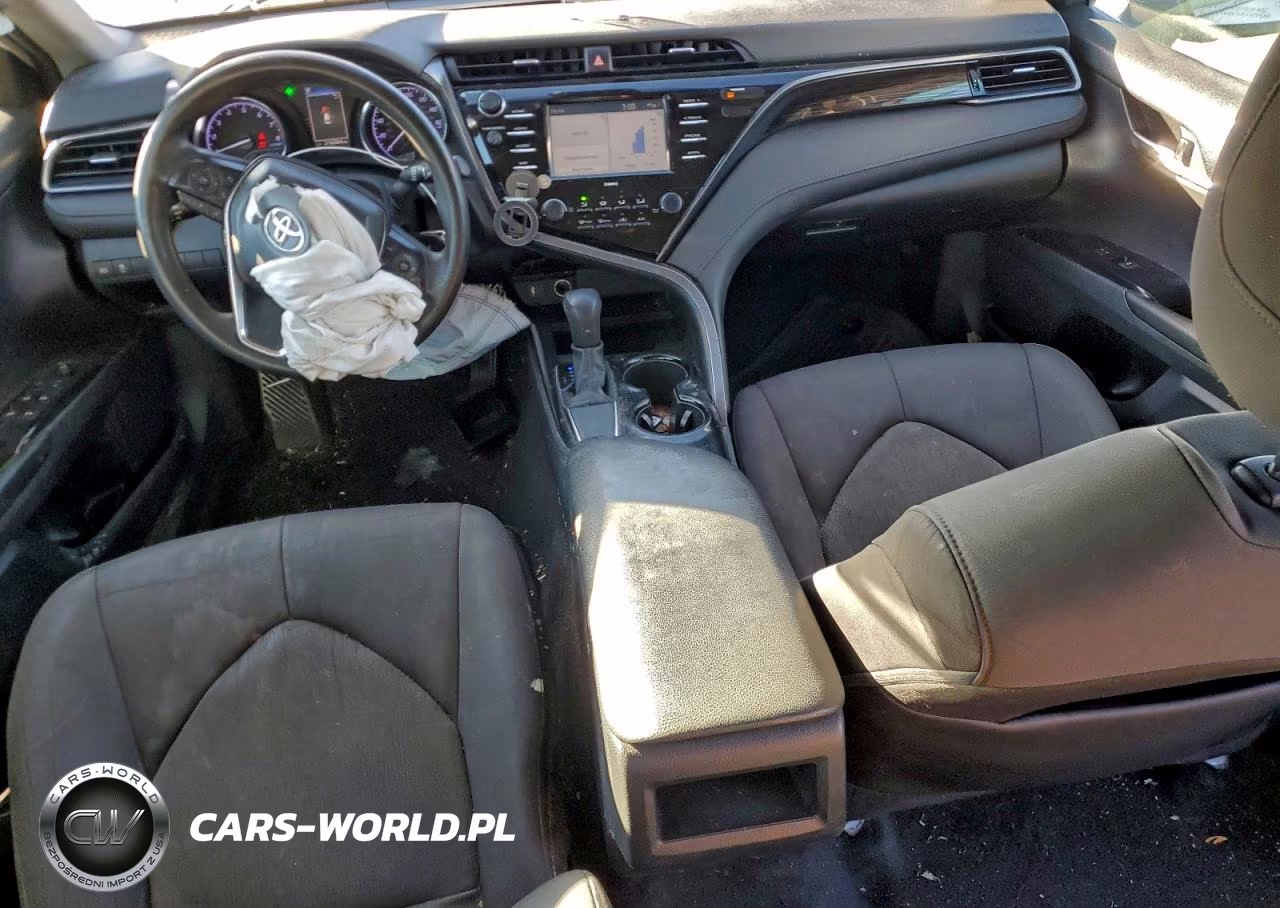 2020 Toyota Camry Le VIN:4T1C11AK2LU942768 - 8