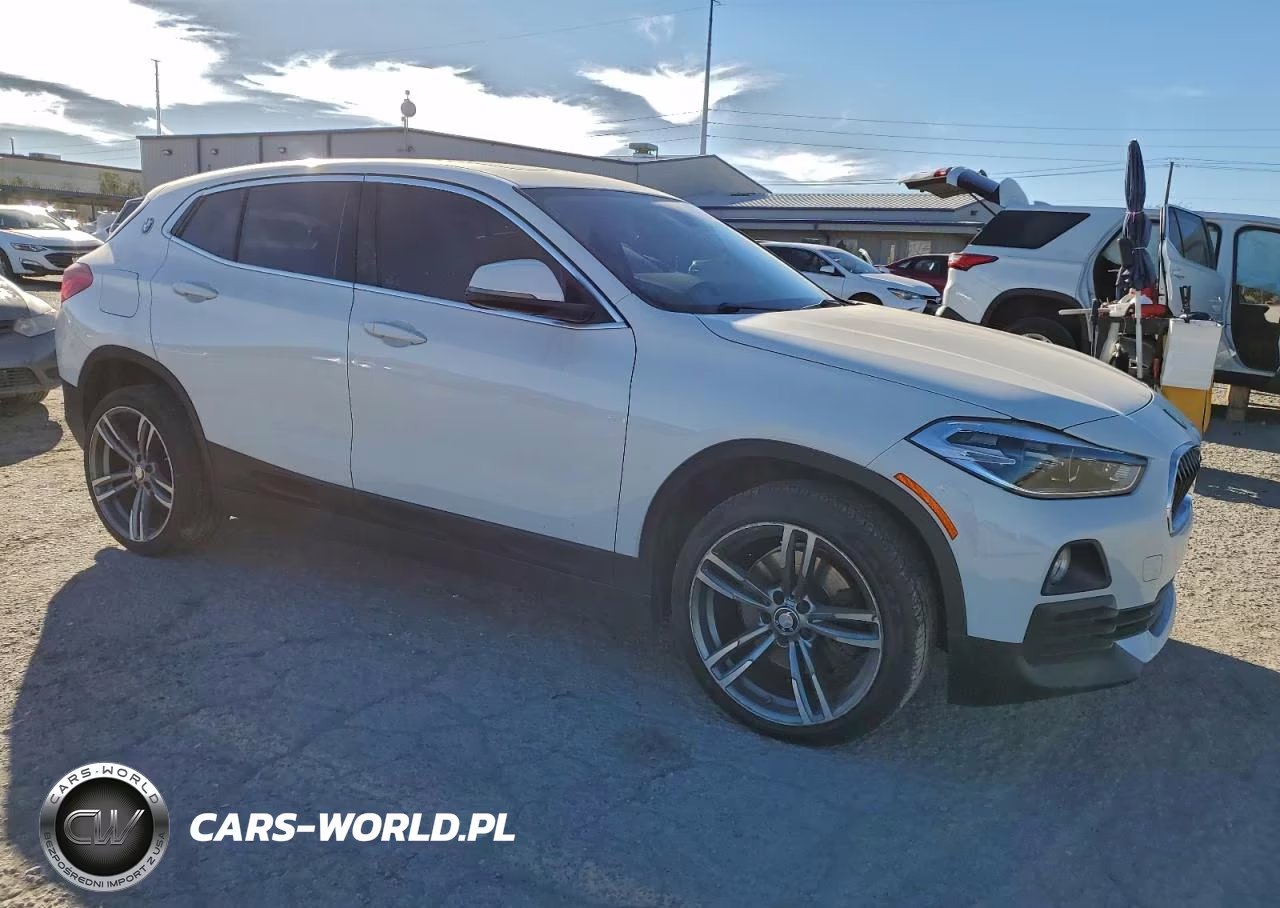 2018 BMW X2 xDrive28I VIN:WBXYJ5C37JEF69313 - 4
