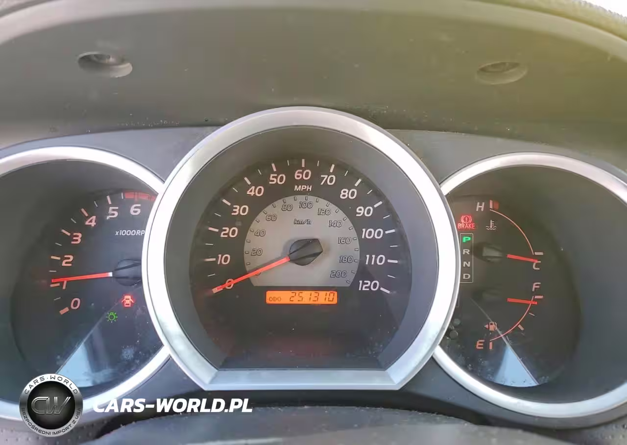 2010 Toyota Tacoma VIN:5TENX4CN0AZ738687 - 9