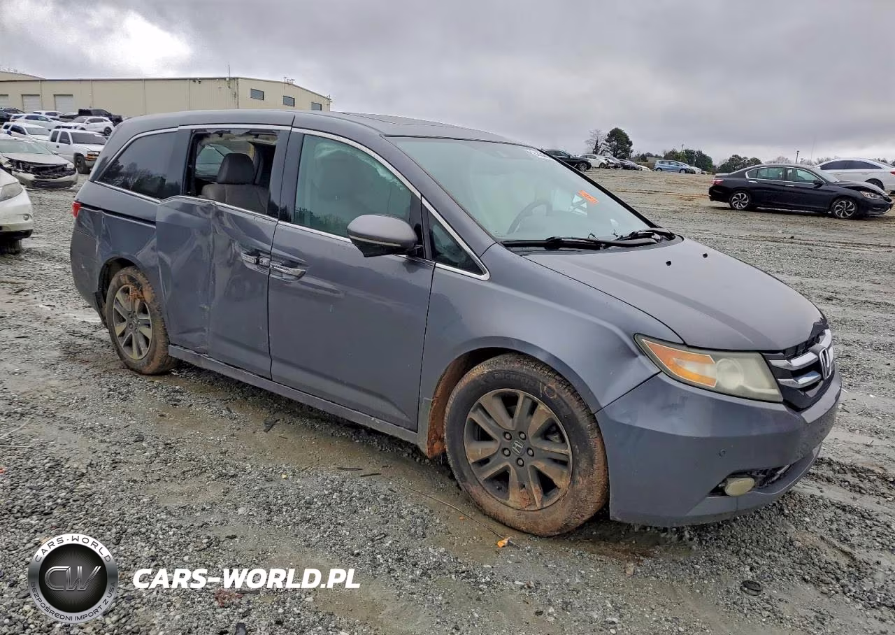 2016 Honda Odyssey Touring VIN:5FNRL5H92GB058492 - 4