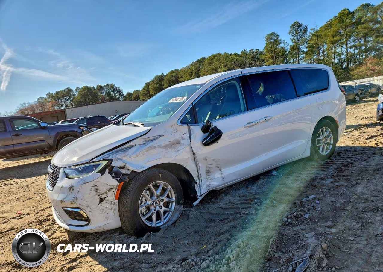 2024 Chrysler Pacifica Touring L