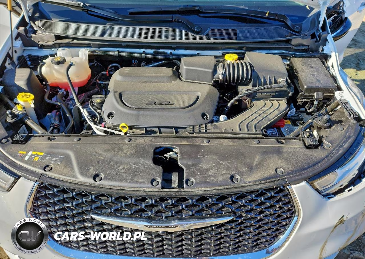 2024 Chrysler Pacifica Touring L VIN:2C4RC1BG7RR189747 - 12
