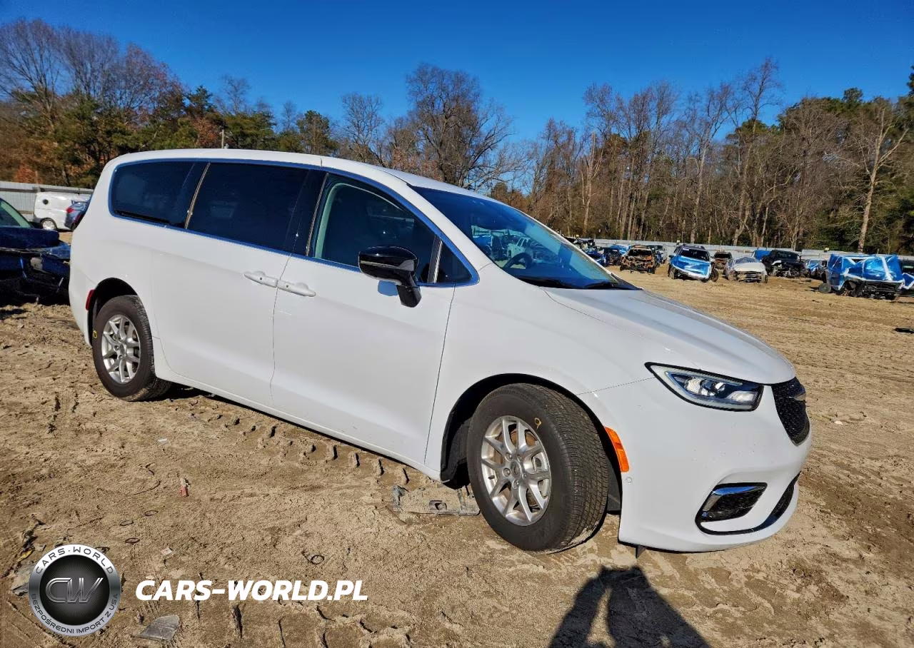 2024 Chrysler Pacifica Touring L VIN:2C4RC1BG7RR189747 - 4